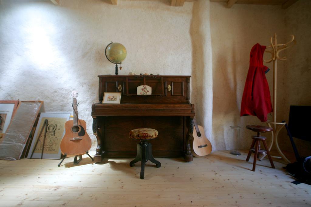 クロゾン Le Magasin A Sel Bed & Breakfast エクステリア 写真