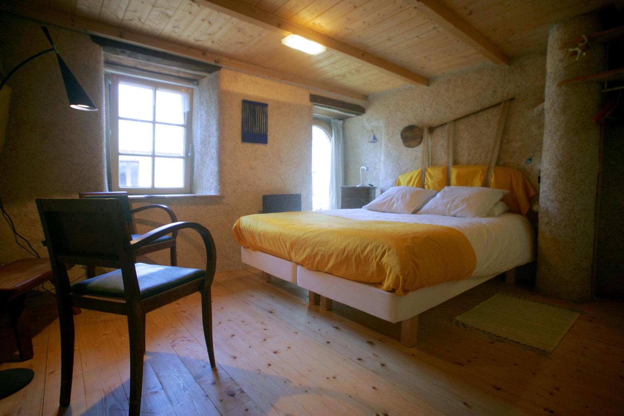 クロゾン Le Magasin A Sel Bed & Breakfast エクステリア 写真